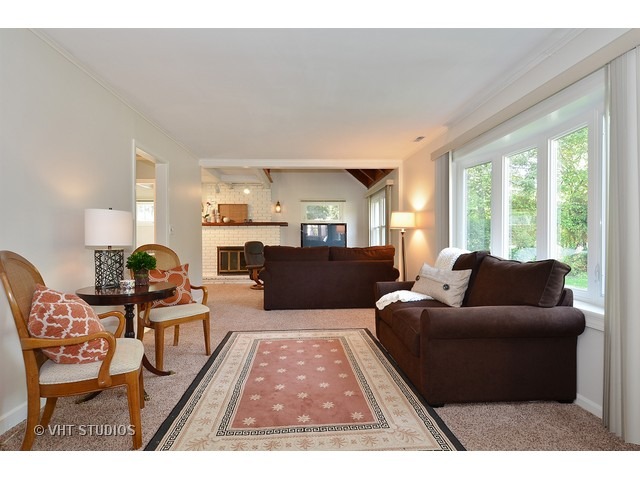 2557 Glenview Rd, Glenview, IL 60025 photo 2