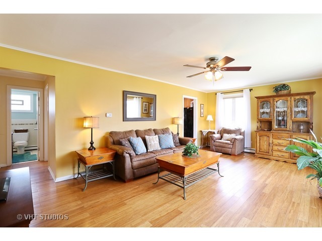 1091 E Grant Dr, Des Plaines, IL 60016 photo 2