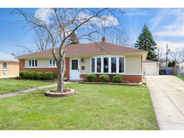 1091 E Grant Dr, Des Plaines, IL 60016 photo 1