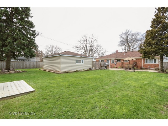 1091 E Grant Dr, Des Plaines, IL 60016 photo 14
