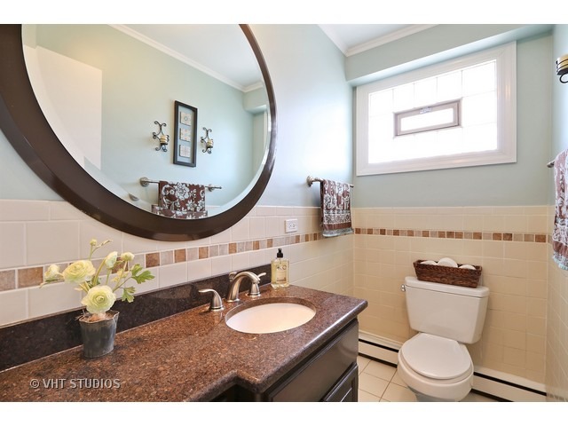1091 E Grant Dr, Des Plaines, IL 60016 photo 12