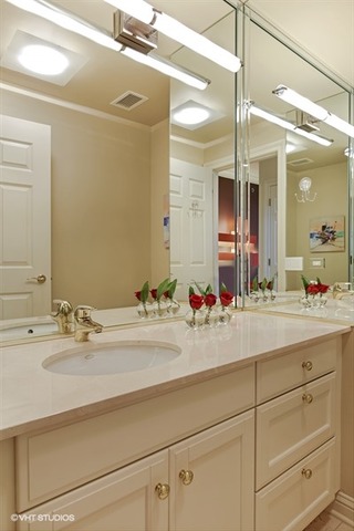 21 E Huron St #2002, Chicago, IL 60611 photo 18