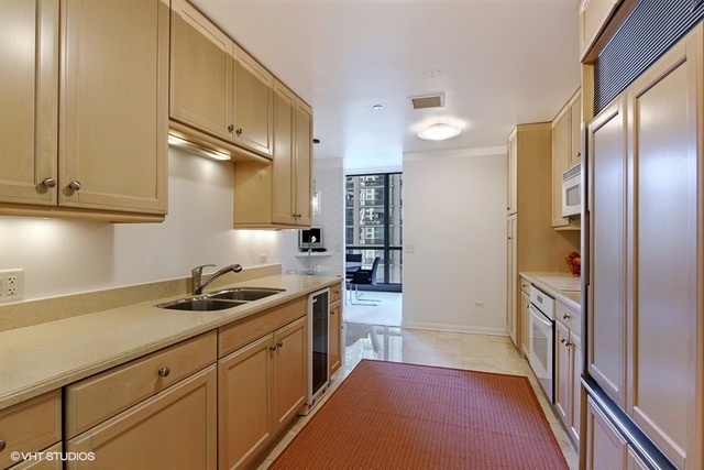 21 E Huron St #2002, Chicago, IL 60611 photo 7