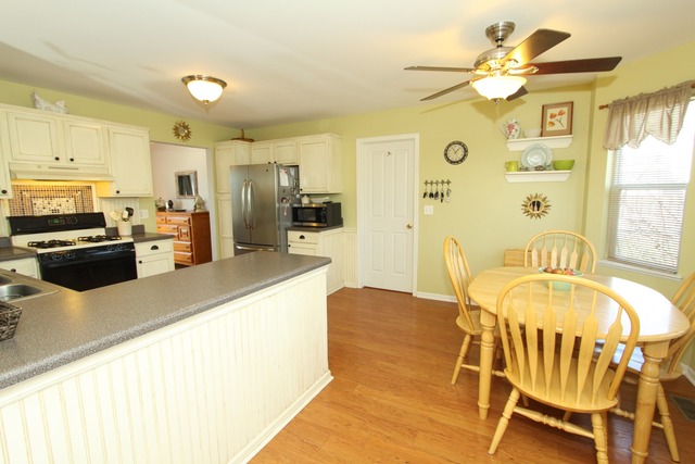 6008 Barkley Ct, Mchenry, IL 60050 photo 7