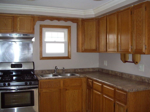924 E Lake St, Aurora, IL 60506 photo 3