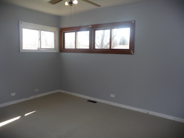 37 N Grant Dr, Addison, IL 60101 photo 9