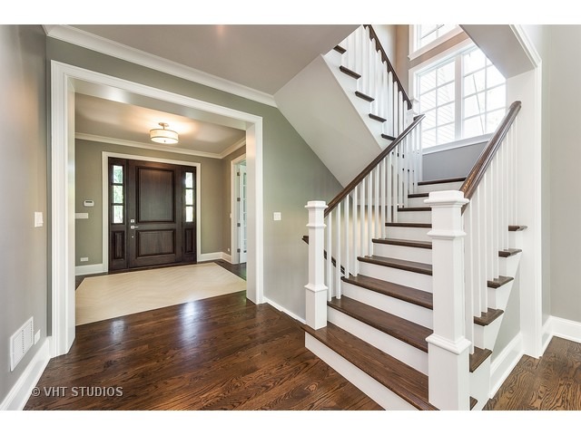 51 Briar Rd, Golf, IL 60029 photo 2