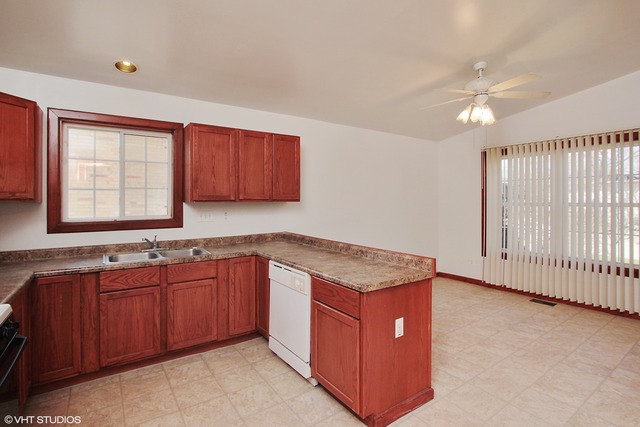 1529 11th St, Waukegan, IL 60085 photo 4