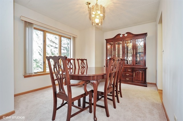 555 S River Rd #304, Des Plaines, IL 60016 photo 6