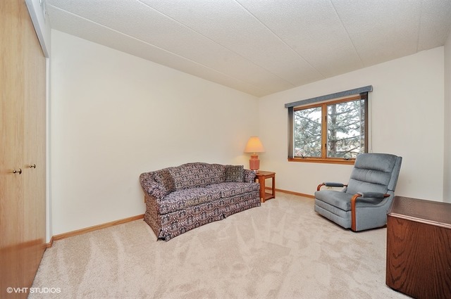 555 S River Rd #304, Des Plaines, IL 60016 photo 7