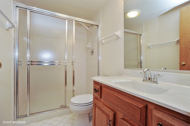 555 S River Rd #304, Des Plaines, IL 60016 photo 10