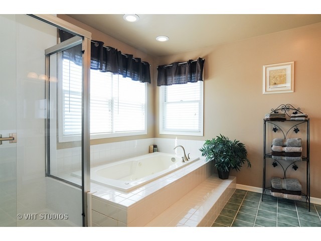 5480 Fox Path Ln, Hoffman Estates, IL 60192 photo 17