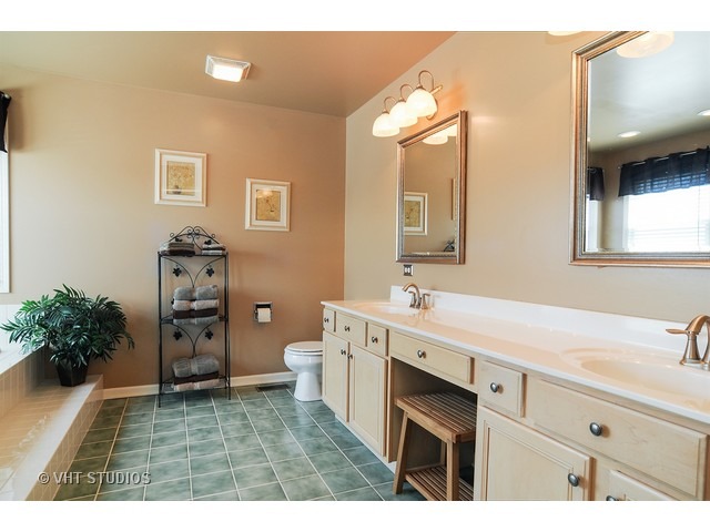 5480 Fox Path Ln, Hoffman Estates, IL 60192 photo 16
