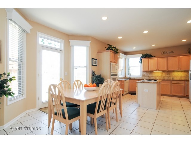 5480 Fox Path Ln, Hoffman Estates, IL 60192 photo 6