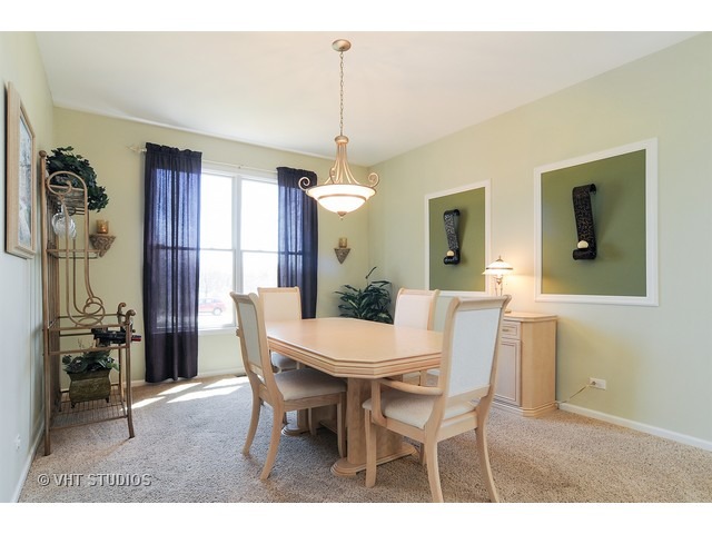 5480 Fox Path Ln, Hoffman Estates, IL 60192 photo 3