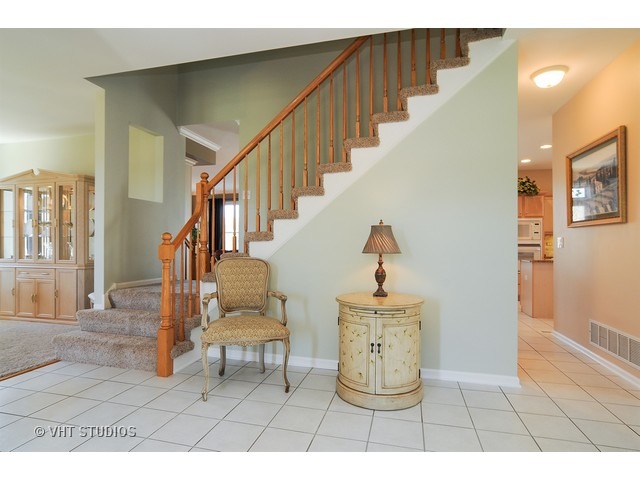 5480 Fox Path Ln, Hoffman Estates, IL 60192 photo 12