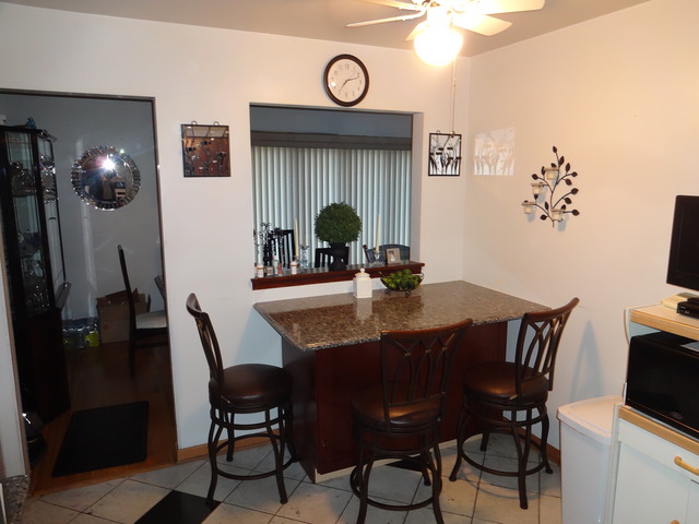 1418 E Lincoln Ave, Des Plaines, IL 60018 photo 4