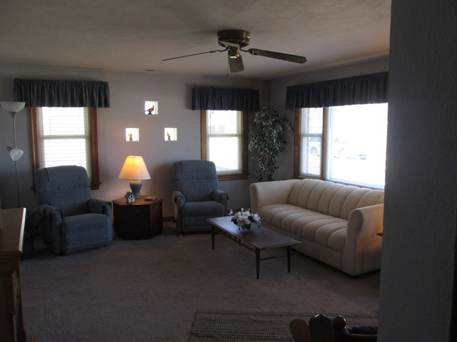 3351 S Schultz Dr, Lansing, IL 60438 photo 2