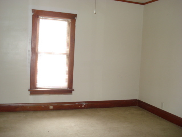 1146 S 7 Th Ave, Kankakee, IL 60901 photo 2
