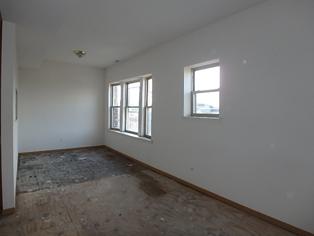 2319 E 70th Pl #311E, Chicago, IL 60649 photo 5