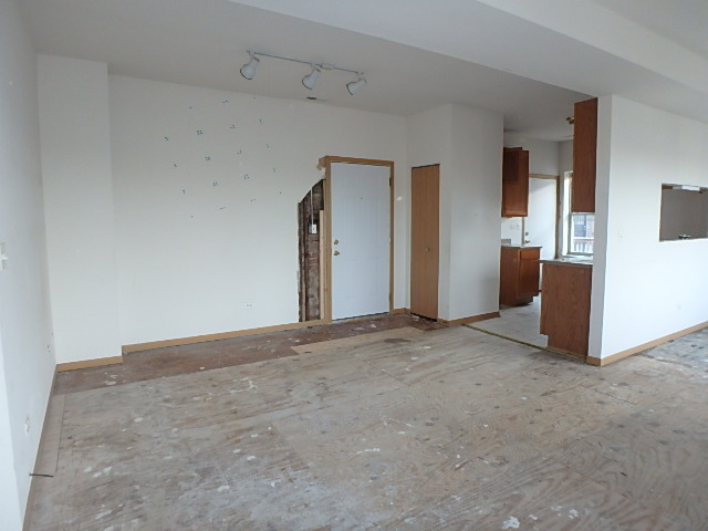 2319 E 70th Pl #311E, Chicago, IL 60649 photo 4