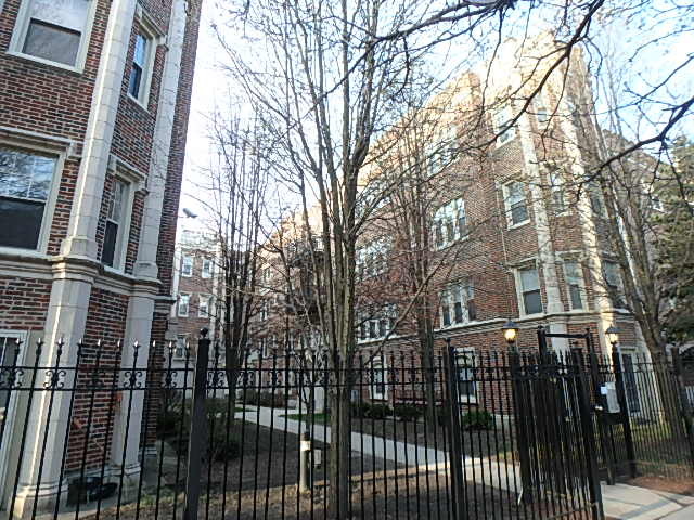 2319 E 70th Pl #311E, Chicago, IL 60649 photo 2
