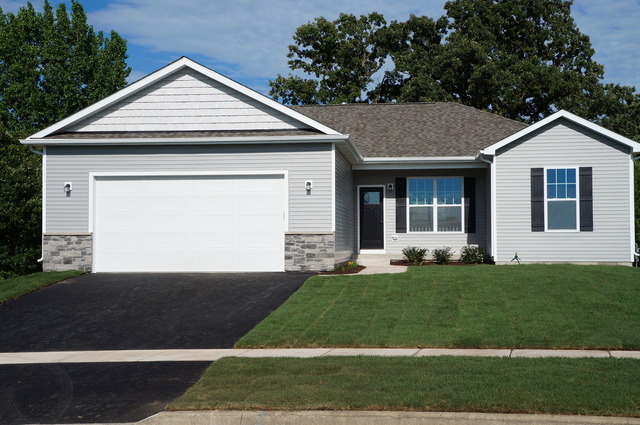 1002 Persimmon Dr, Genoa, IL 60135 photo 1