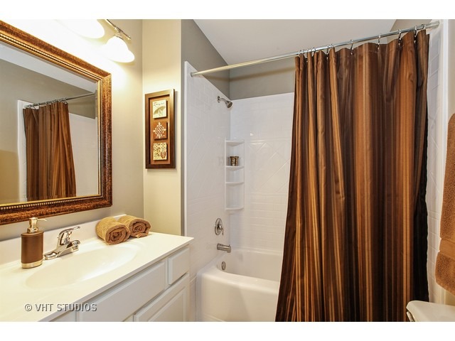 11 Foxcroft Rd #207, Naperville, IL 60565 photo 9