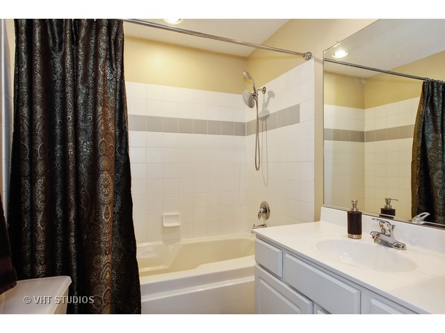 11 Foxcroft Rd #207, Naperville, IL 60565 photo 7