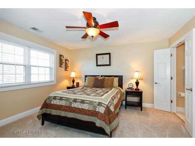 11 Foxcroft Rd #207, Naperville, IL 60565 photo 6