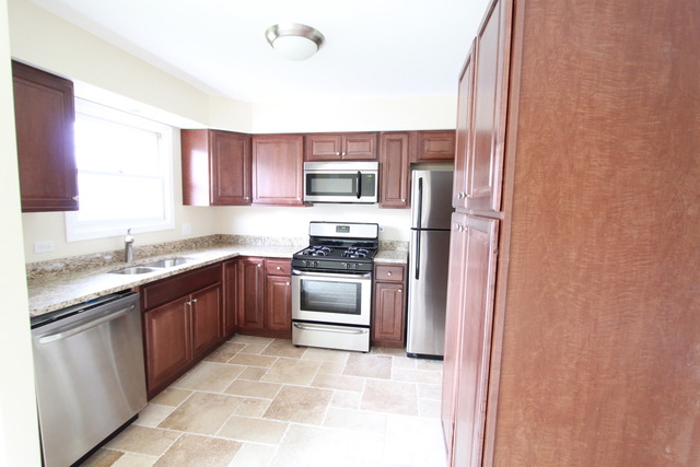 1903 Meadow Ln, Mchenry, IL 60050 photo 4