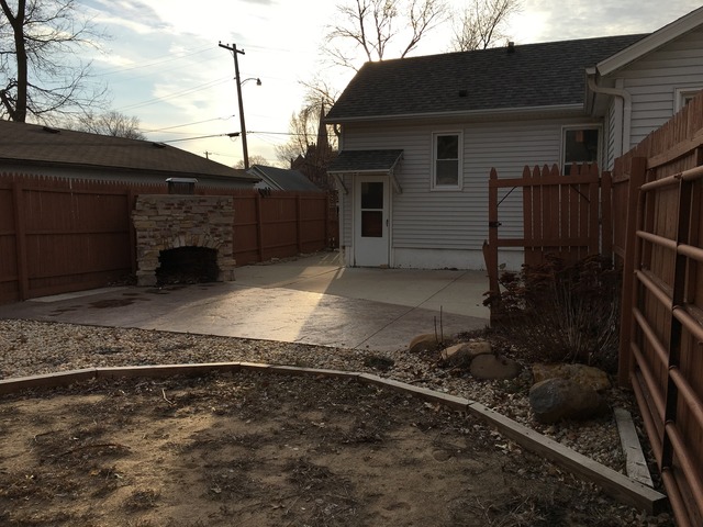 607 W Jackson St, Ottawa, IL 61350 photo 2