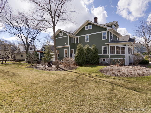 210 W Jefferson Ave, Wheaton, IL 60187 photo 2