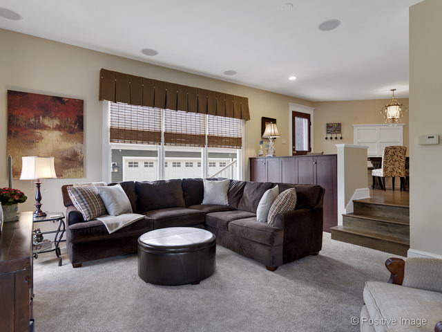 210 W Jefferson Ave, Wheaton, IL 60187 photo 8