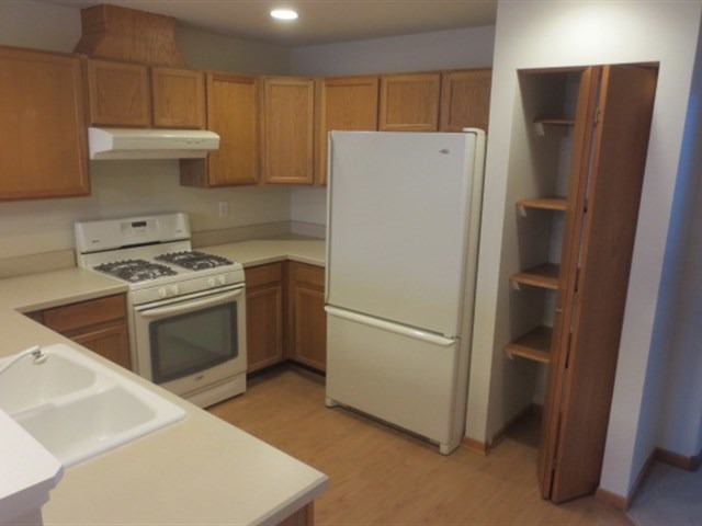 322 Cascade Ln, Oswego, IL 60543 photo 14