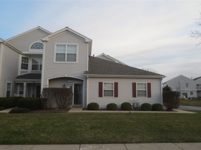 322 Cascade Ln, Oswego, IL 60543 photo 2