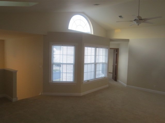 322 Cascade Ln, Oswego, IL 60543 photo 9