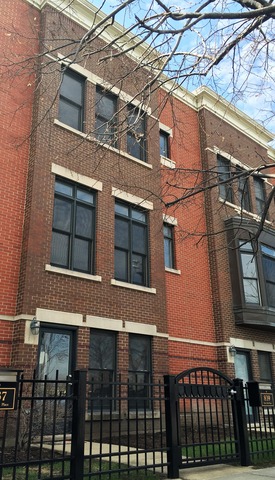 839 W 14th Pl, Chicago, IL 60608 photo 1