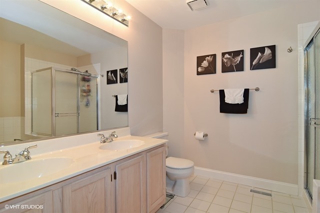 2150 Seaver Ln, Hoffman Estates, IL 60169 photo 11
