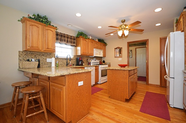 16252 S Dan Oconnell Dr, Plainfield, IL 60586 photo 5
