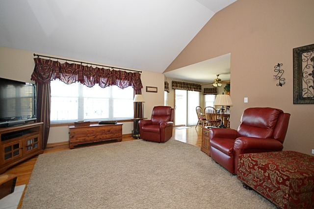 16252 S Dan Oconnell Dr, Plainfield, IL 60586 photo 4