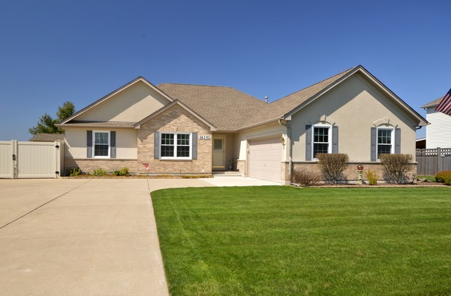 16252 S Dan Oconnell Dr, Plainfield, IL 60586 photo 1
