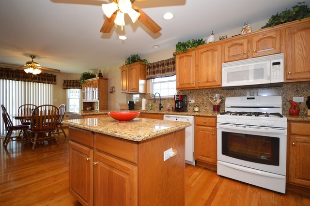 16252 S Dan Oconnell Dr, Plainfield, IL 60586 photo 7