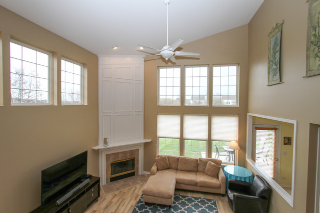 560 Woods Creek Ln, Algonquin, IL 60102 photo 2