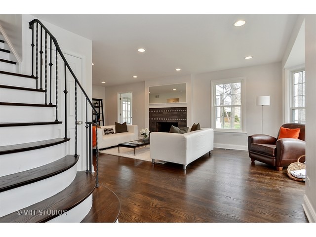 630 Wesley Ave, Evanston, IL 60202 photo 2