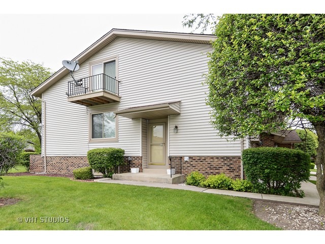 18634 Golfview Dr, Hazel Crest, IL 60429 photo 2