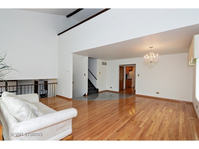 18634 Golfview Dr, Hazel Crest, IL 60429 photo 4