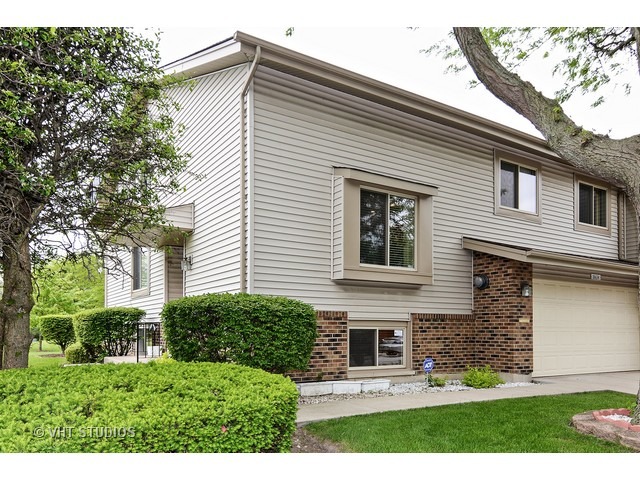18634 Golfview Dr, Hazel Crest, IL 60429 photo 1