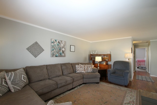 21 Willow Cir, Cary, IL 60013 photo 3
