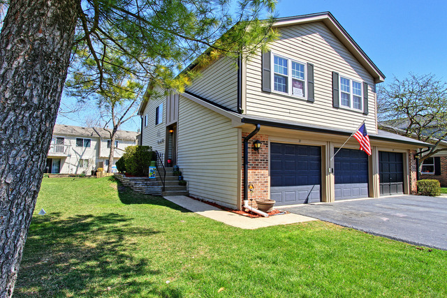 21 Willow Cir, Cary, IL 60013 photo 1